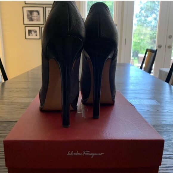 Salvatore Ferragamo Heels 8.5 - Picture 4 of 5
